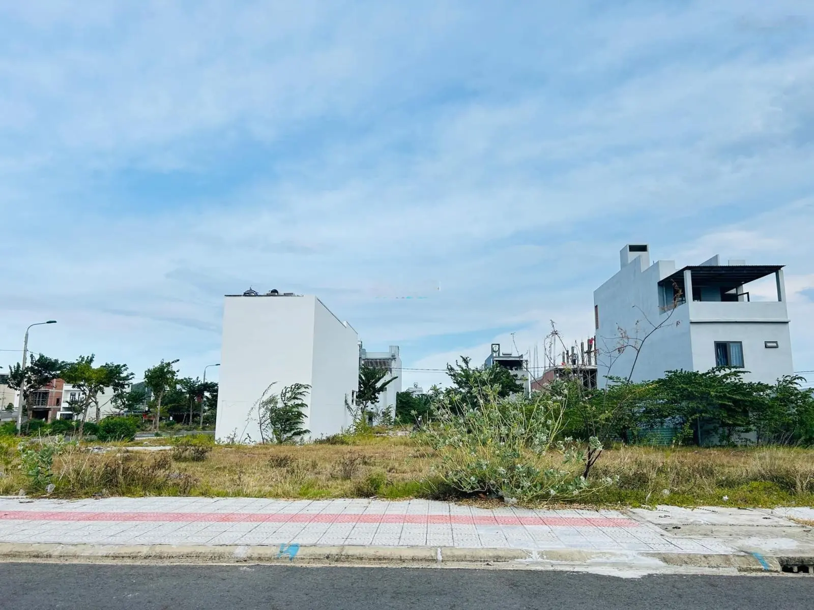Bán lô đất đường VŨ XUÂN THIỀU , sát ngã tư đường 10,5m thông dài, đông bắc vị trí đẹp