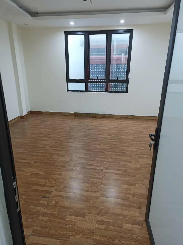 Bán nhà gần AEON Long Biên. 5 tầng 55m ô tô tránh sát nhà,ngõ thông, nhà mới đẹp . 5,25 tỷ