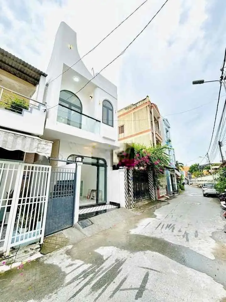 Nhà mới đẹp trệt lầu 2PN hẻm xe ô tô gần bến Ninh Kiều Cần Thơ
