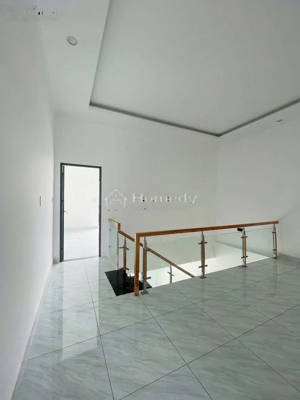 Chủ cần tiền giảm giá sốc 200tr bán nhà lầu giấp đường Đồng Khởi