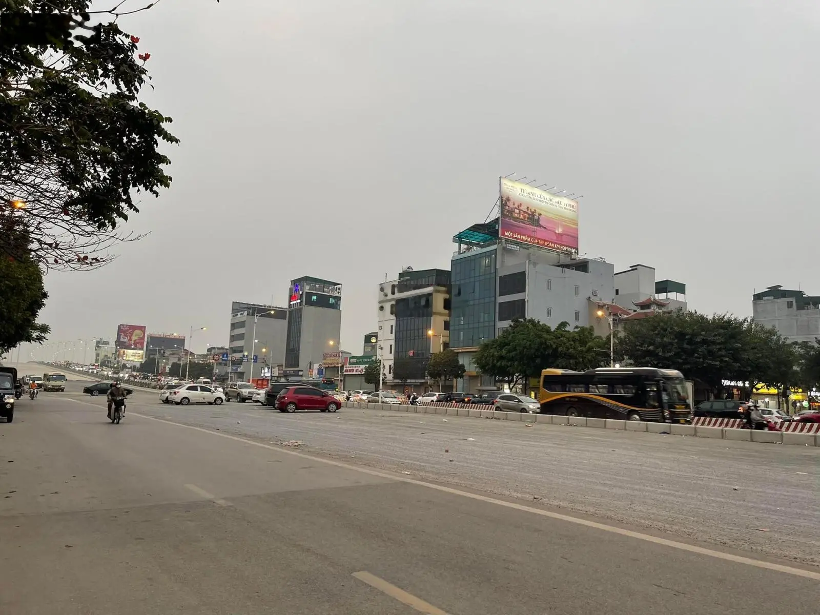 Bán đất đấu giá Đức Giang lô góc 2 mặt tiền 75m2 x 7m x 15m đường ô tô tránh nhau,chạy thông