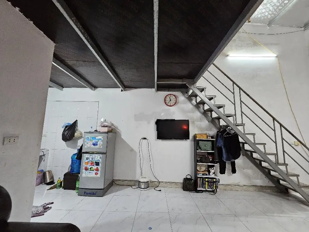GẤP GẤP NHỎ TIỀN hơn 2 tỷ bán nhà PHÚC LỢI Long Biên 32m2 đủ công năng