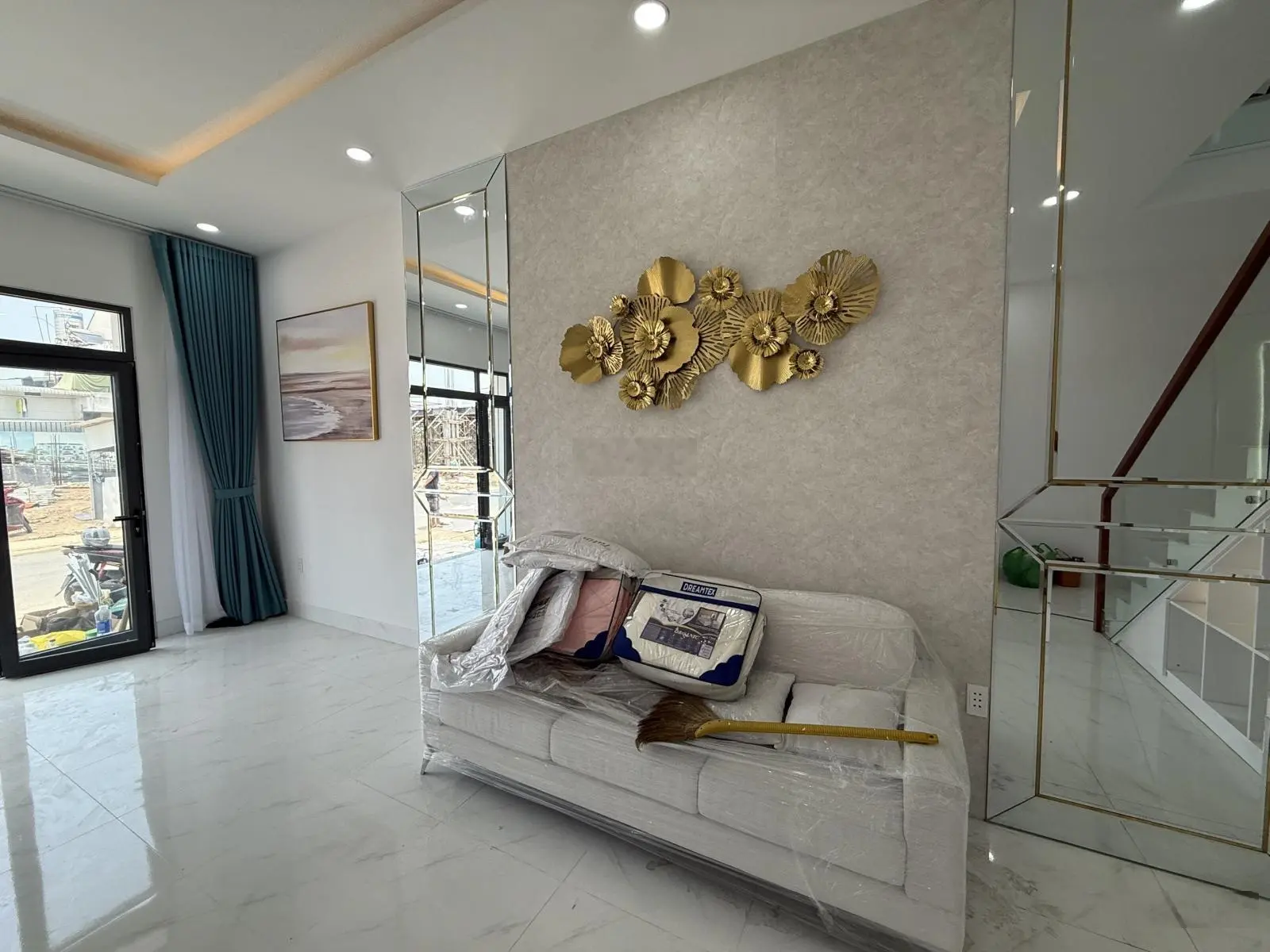 Bán shophouse 69m2 giá 2,9 tỷ tại Gia Khải Luxury, Hùng Vương, Bến Cát, Bình Dương