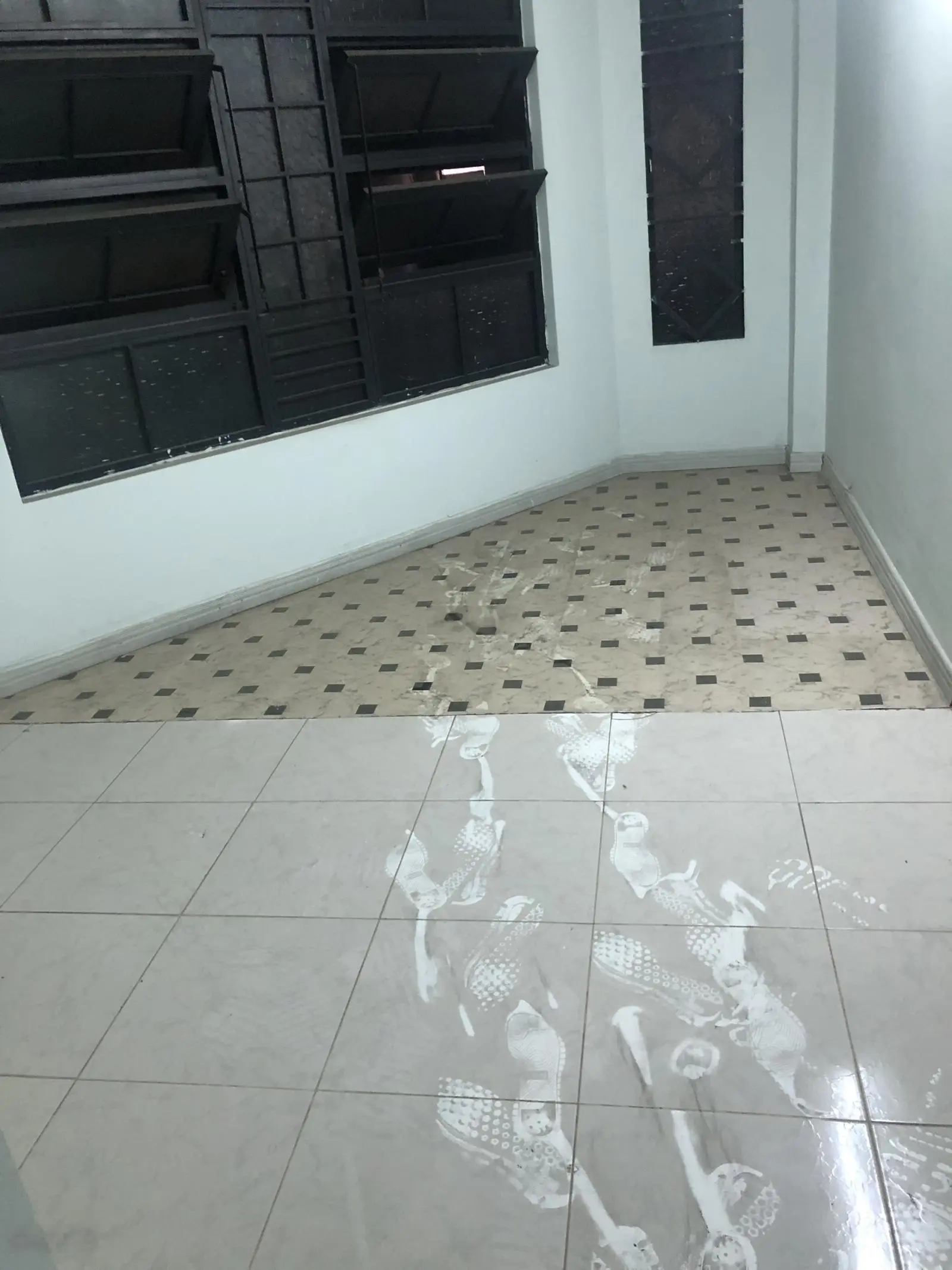 Bán nhà MT Lạc Long Quân Phường 10 Quận Tân Bình, giá 8 tỷ 45m2