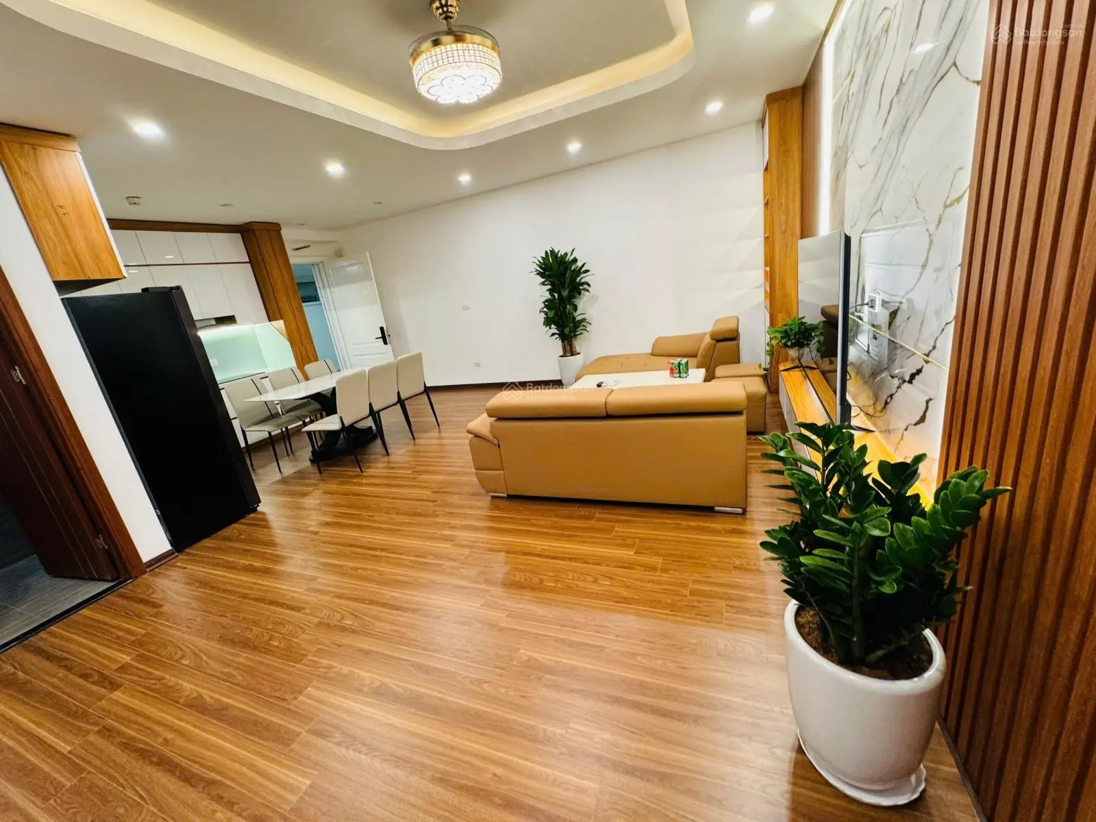 Chính chủ cần bán gấp căn hộ C14 Bắc Hà, diện tích 108,5m, cửa TN ban công ĐN, Full nội thất xịn xò