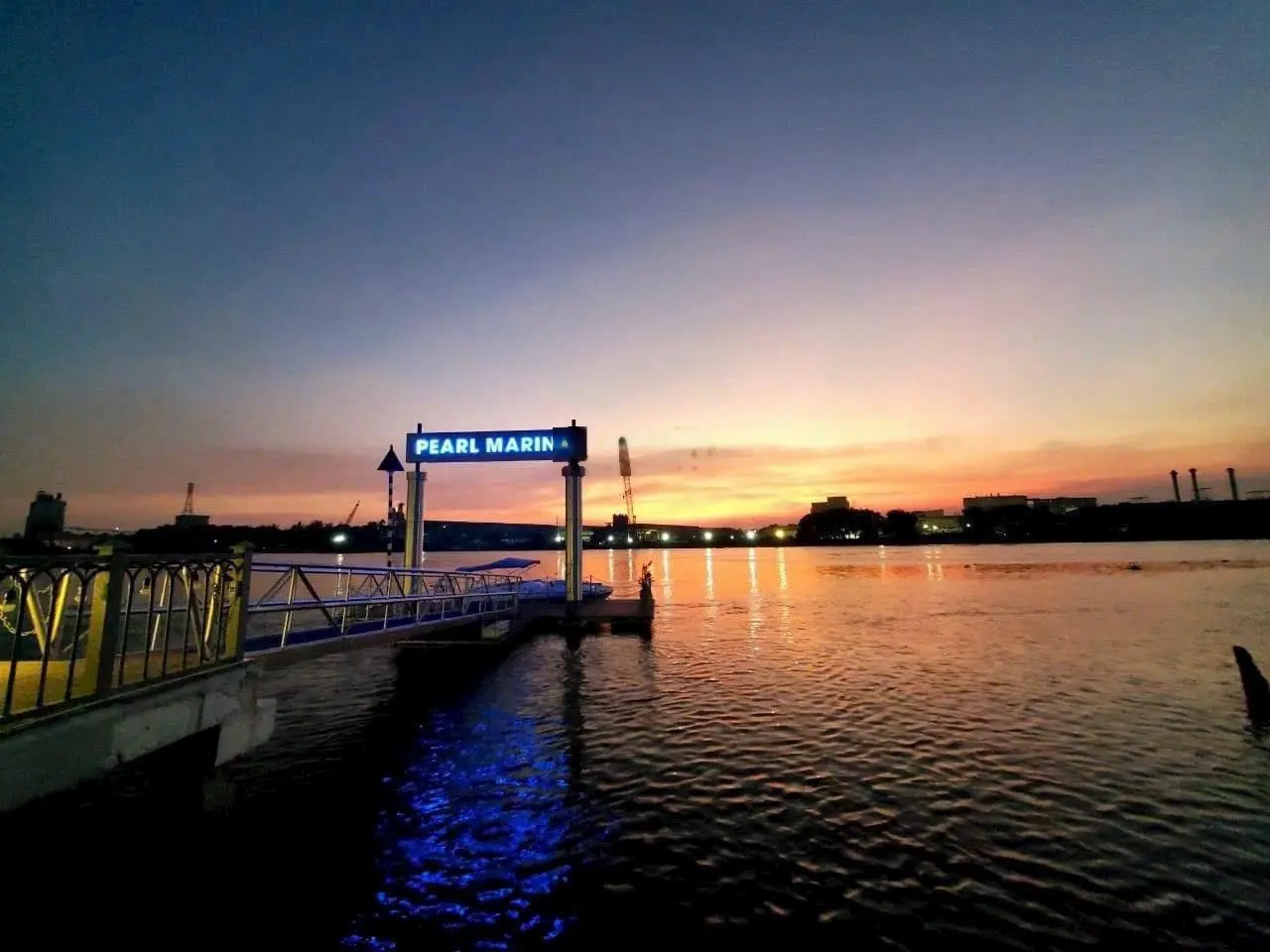 Siêu phẩm view sông sở hữu nhà phố ngay trung tâm bến lức - chỉ 2,6 tỷ, nhận nhà ở shr