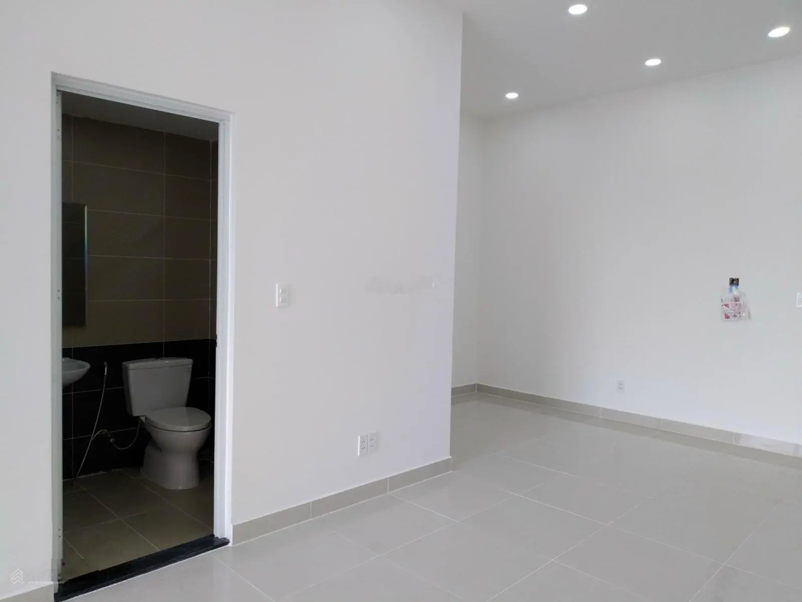 Officetel 44m2 cần bán nhanh dự án The Sun Avenue
