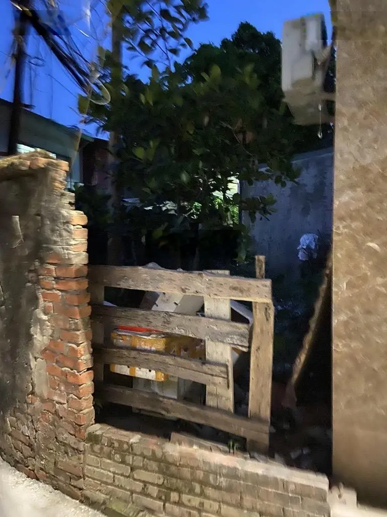 Chính chủ bán đất Đông Ngạc, 40m2, mặt tiền 3m6, sổ chính chủ, giá bán 3.1 tỷ.