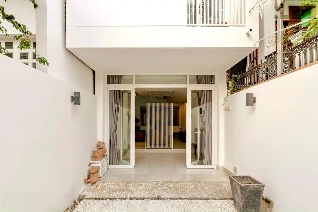 Nhỉnh 9 tỷ - nhà Đẹp 91m2 4 tầng HXH vào nhà Quang Trung - Lê Văn Thọ