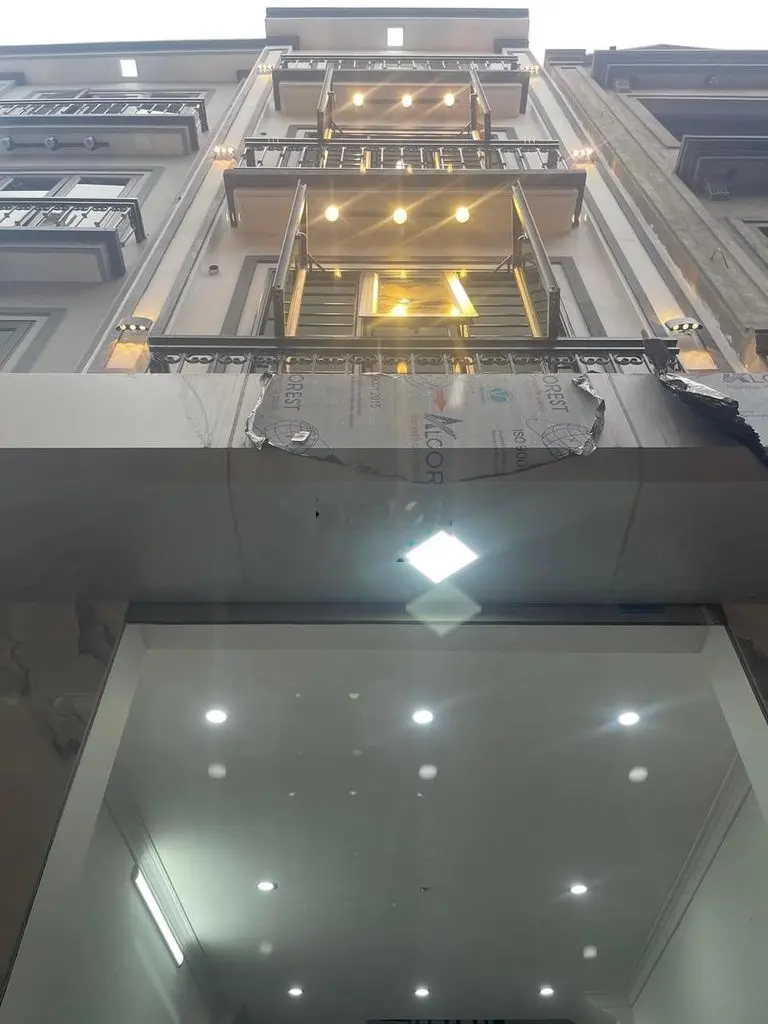 Nhà xây mới 4 tầng-4Pn-về ở ngay, 10m ra đường oto Phú Lương