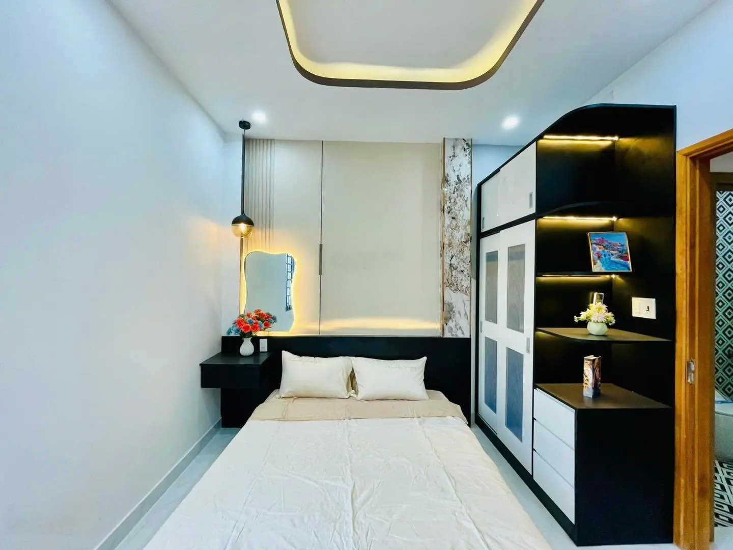 Giá 7tỷ200. xoay vốn bán gấp nhà nguyễn đình chính, phú nhuận. hxh. cách 50m đ. nuyễn văn trỗi