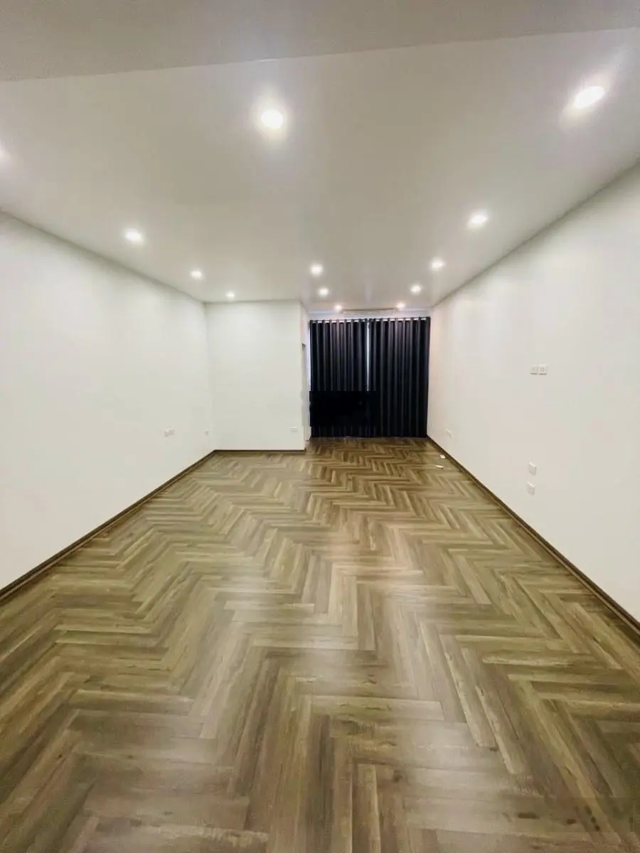 Siêu đẹp! Phân lô, ngõ thông ô tô tránh, KD Nguyên Hồng, gara, vỉa hè 2 bên, thang máy. 63m2*8T