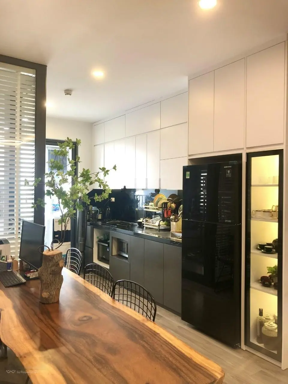 Bán nhanh căn góc 2 ngủ 2 logia 75.5m2 The Pride Hà Đông - Đủ đồ - view thoáng