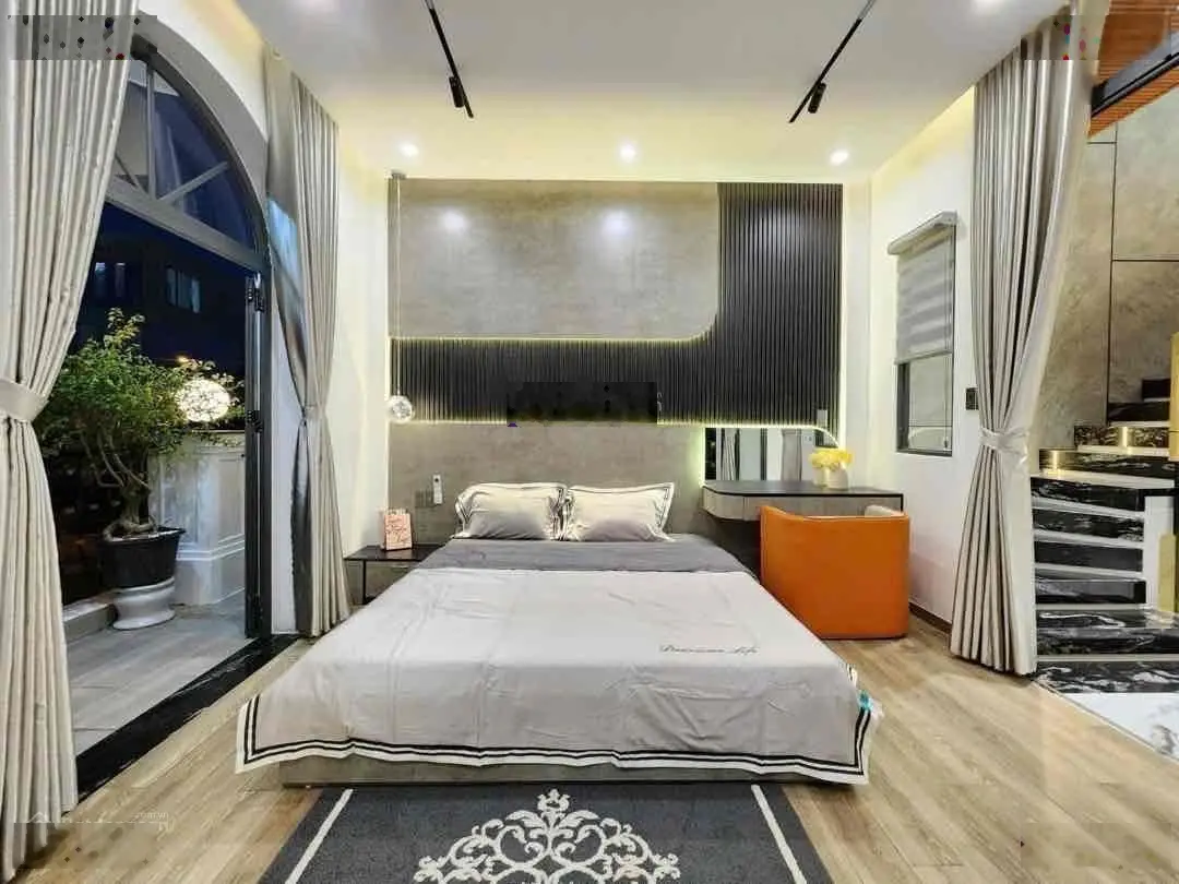 Ngân hàng thanh lý nhà siêu đẹp ngay trục đường Hoàng Thị Loan cách bãi tắm Nguyễn Tất Thành 500m