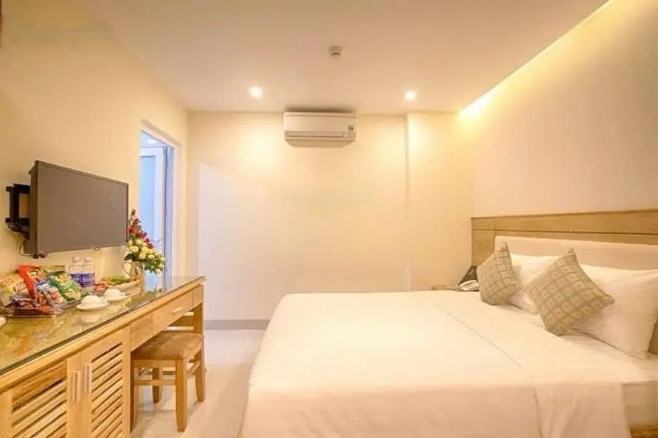 Khách sạn 9 tầng đường 15m Hồ Nghinh , gần Dương Đình Nghệ . Khu phố Hàn Quốc . Gần biển