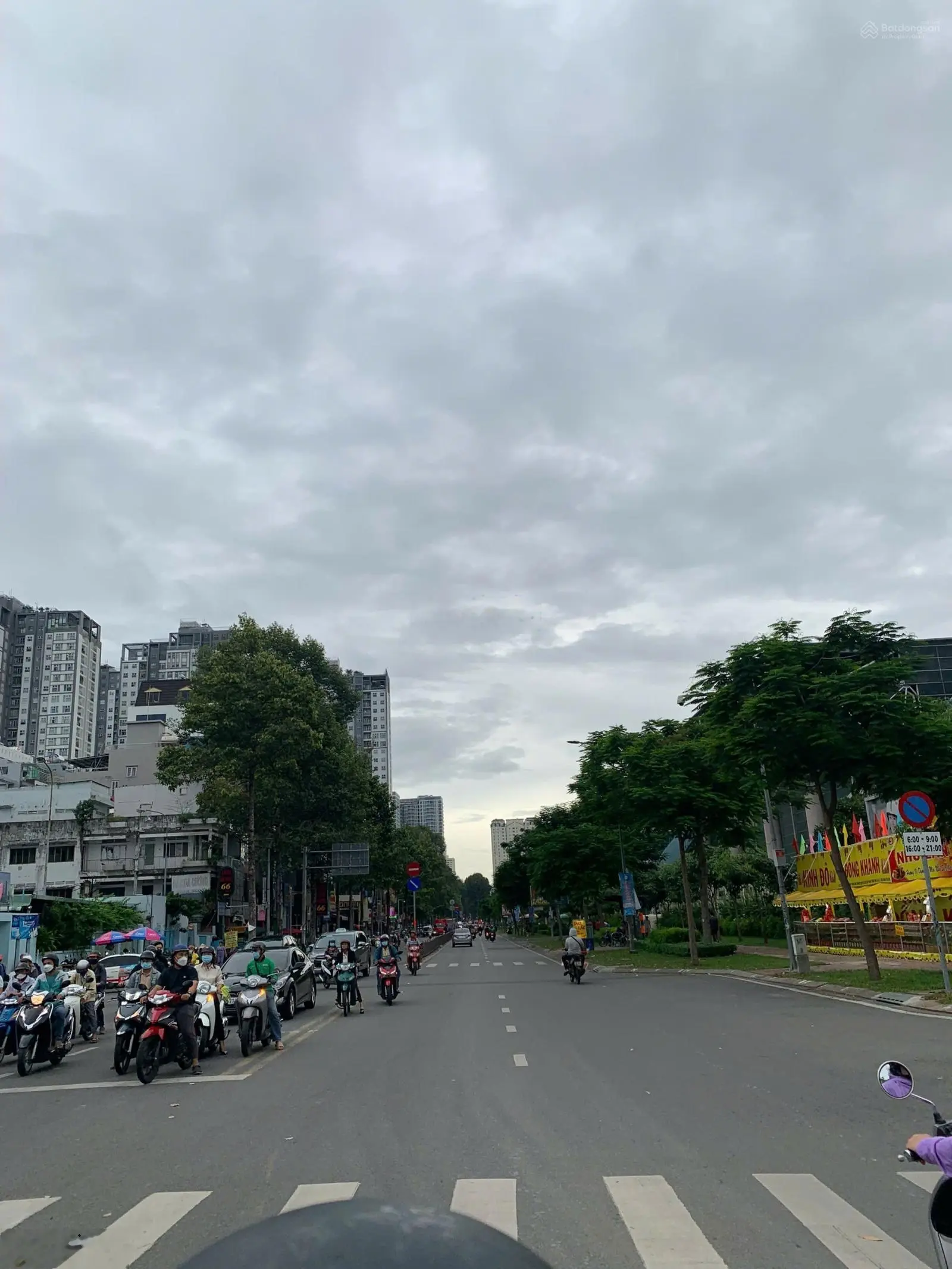 BÁN NHÀ MẶT TIỀN ĐƯỜNG TÔ HIẾN THÀNH, SỐ CHẴN HÀNH LANG 8M, NHÀ ĐẸP 5 TẦNG-VỊ TRÍ ĐẸP BIG C,QUẬN 10