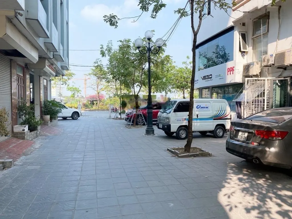 Bán nhà Phố Trạm, Long Biên 45m2* 5T 14.9 tỷ. Vỉa hè, oto 20 chiếc dừng đỗ ngày đêm