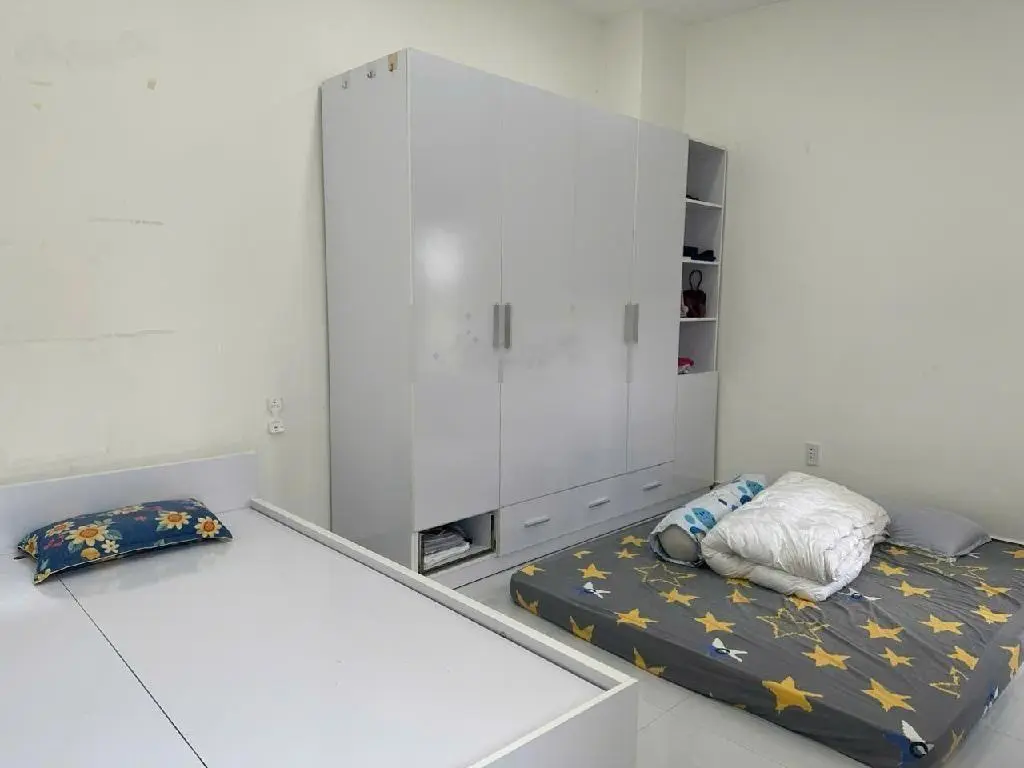 Trịnh Đình Trọng, gần Âu Cơ, Khuông Việt nhà 4 tầng, 68m2, (4.3 x15.5m), hẻm trước nhà 4m, 5.5 tỷ