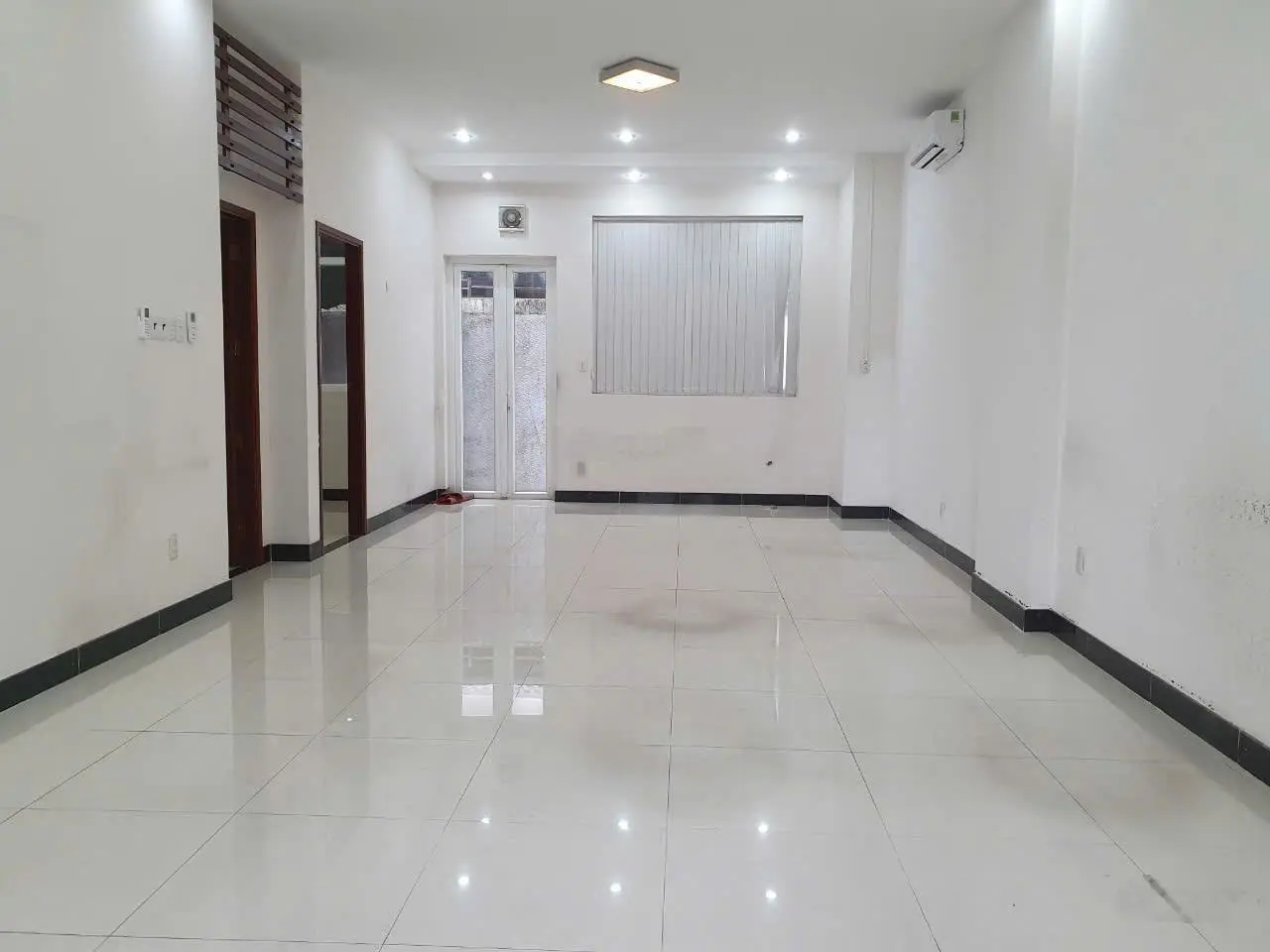 Bán biệt thự 5PN, 5WC, 144m2 tại Khu phố Nam Thông II,Phú Mỹ Hưng, Q7, HCM, giá 37 tỷ VND