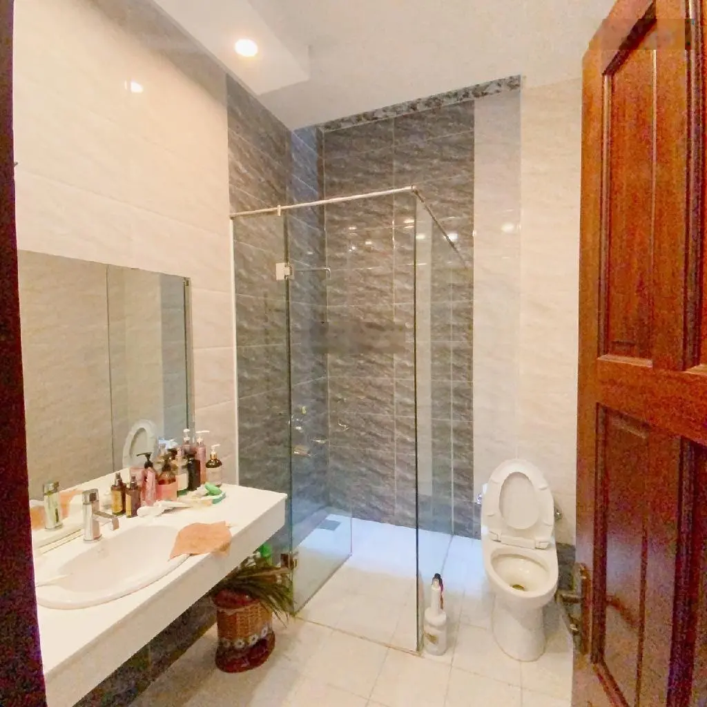 Mặt tiền Đẹp KD Víp 80m2, 4 tầng(4,5 x 17) ,5 PN ,Đ Bông sao phường 5 quận 8 ,Ko quy hoạch lộ giới
