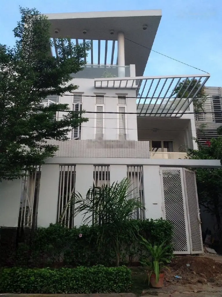 Chủ định cư Canada cần bán căn biệt thự 175m2 ngang 9m KDC Bình Hưng Q8, full nội thất, chỉ 17 tỷ