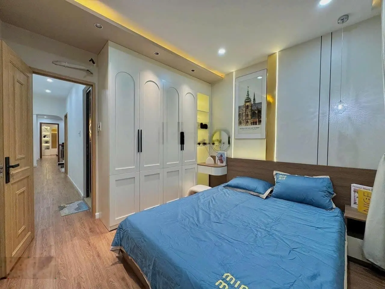 Cần bán gấp nhà Lý Chính Thắng, p8, quận 3. Giá 3,1 tỷ. Sổ hồng riêng, nhà mới bao đẹp