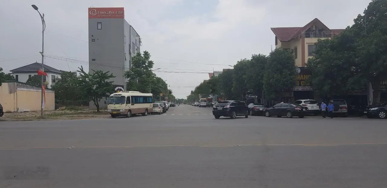 Bán BT khu C đường 24m - kinh doanh đỉnh cao, khu D sát hồ dt 400m2, mời LH Mr Trọng: 0939 958 ***