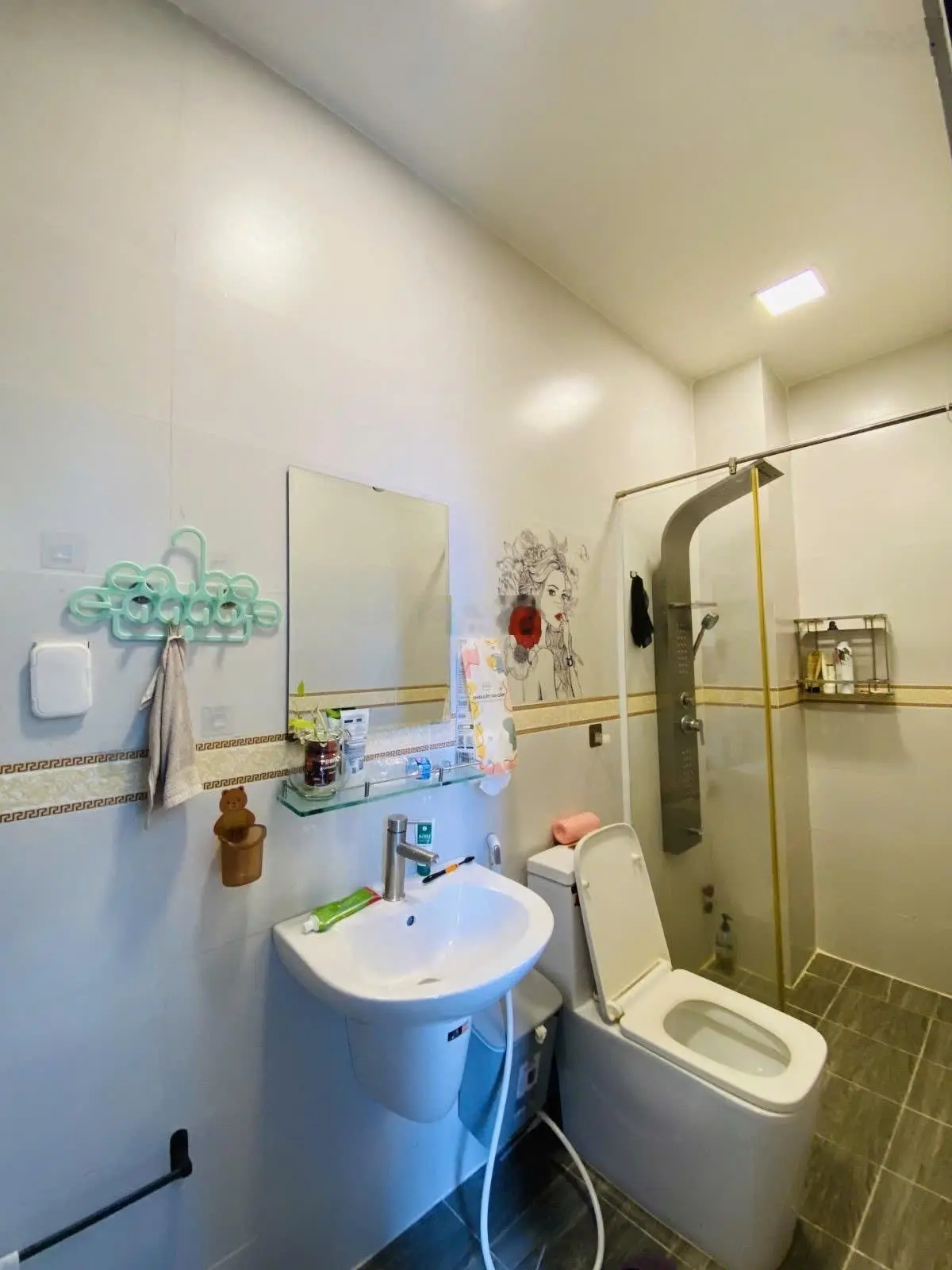 Chủ về nước bán gấp nhà riêng sát Quận 7, 55m2, 3 tầng,4PN, giá chỉ 6.89 tỷ,xe hơi ngủ trong nhà