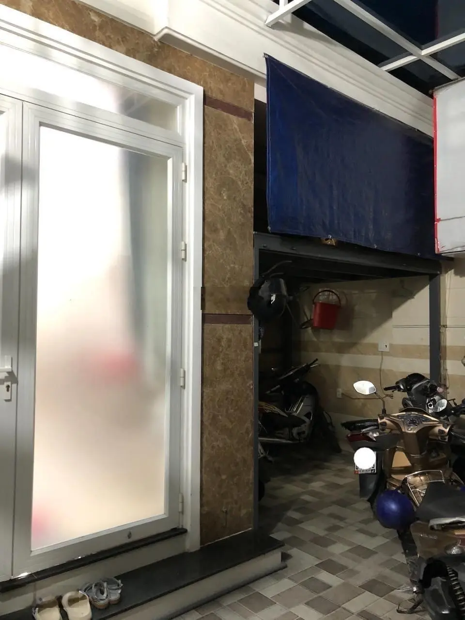 Bán CHDV phường Hiệp Bình Phước, thủ đức - 80m2 - 5 tầng - giá 6.9 tỷ TL - ngộp bank