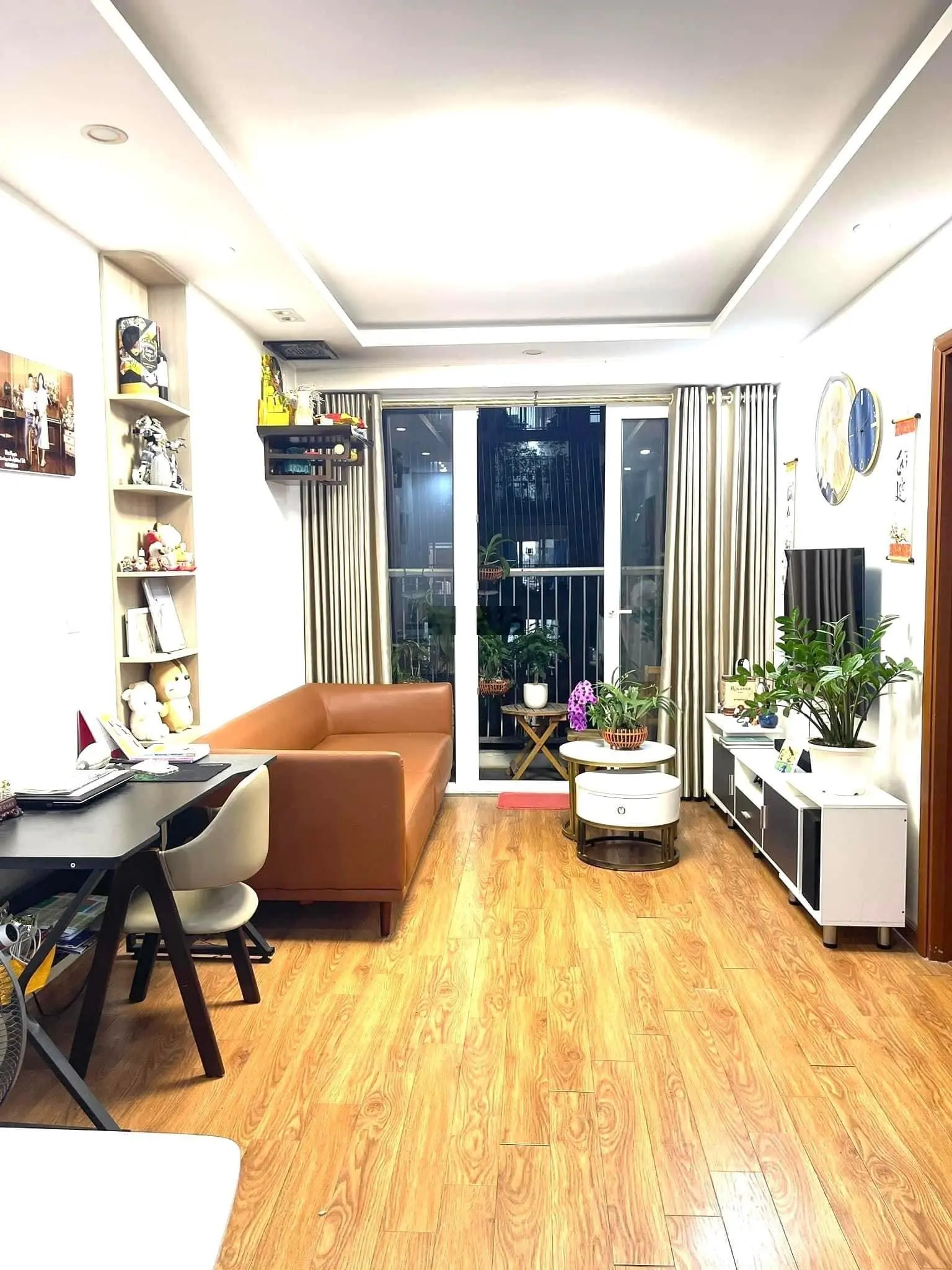 Chính chủ bán gấp căn 2PN, 2VS toà Gemek2 sẵn sổ 66m2 mặt đường Lê Trọng Tấn giá nhỉnh 3 tỷ
