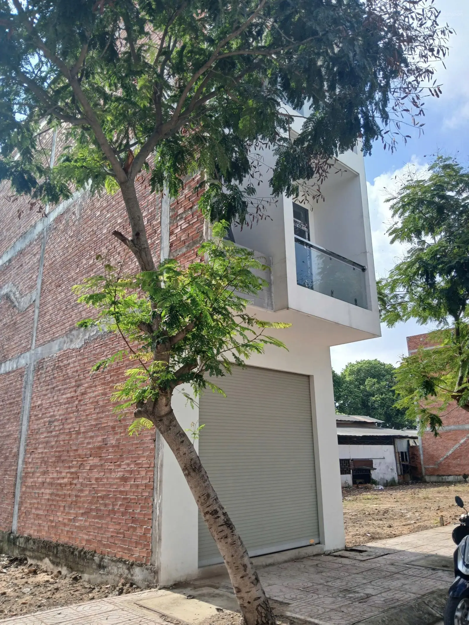 Nhà mới 100% kdc thuận giao giá chỉ 3 tỷ xxx triệu