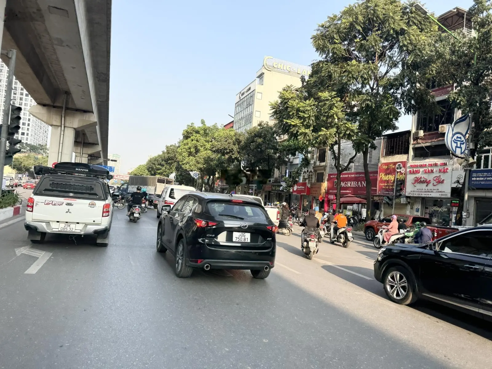 Bán Nhà Mặt Phố Hoàng Cầu, giá tốt 88,9 tỷ, 252m2, Kinh Doanh Sầm Uất