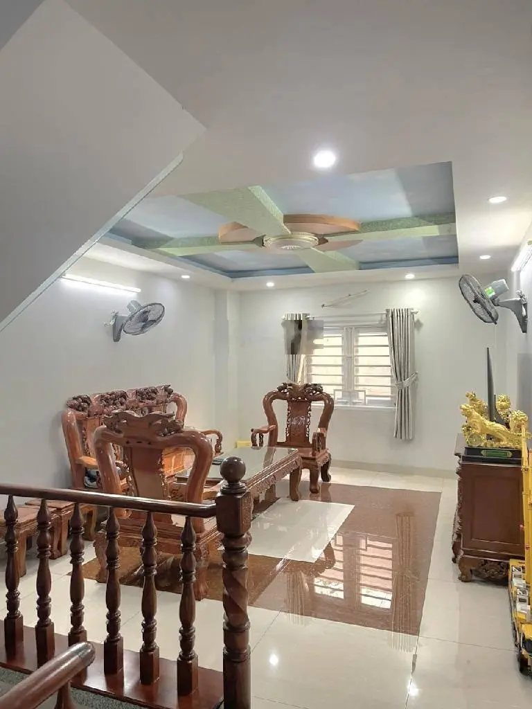 Chủ đang cần vốn bán gấp căn tại Đào Duy Anh, P9 , Q.Phú Nhuận. Giá 1.96 tỷ, 2 tầng, 2 phòng ngủ.