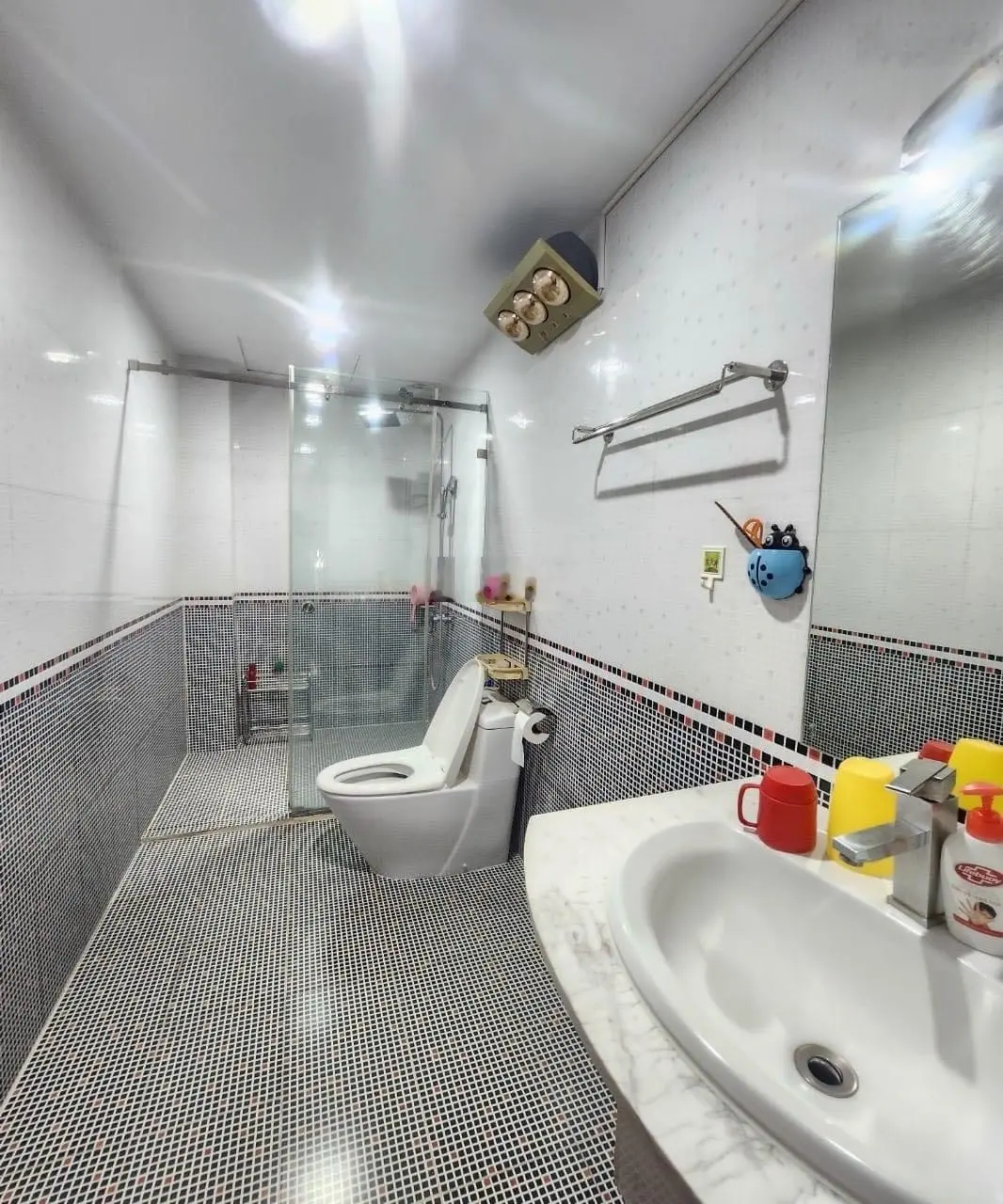 Đây rồi! Nhà đẹp ở ngay 57m2 - 5 tầng - MT 4m - Lạc Long Quân, Tây Hồ - 50m ô tô tránh - chỉ 7.2 tỷ