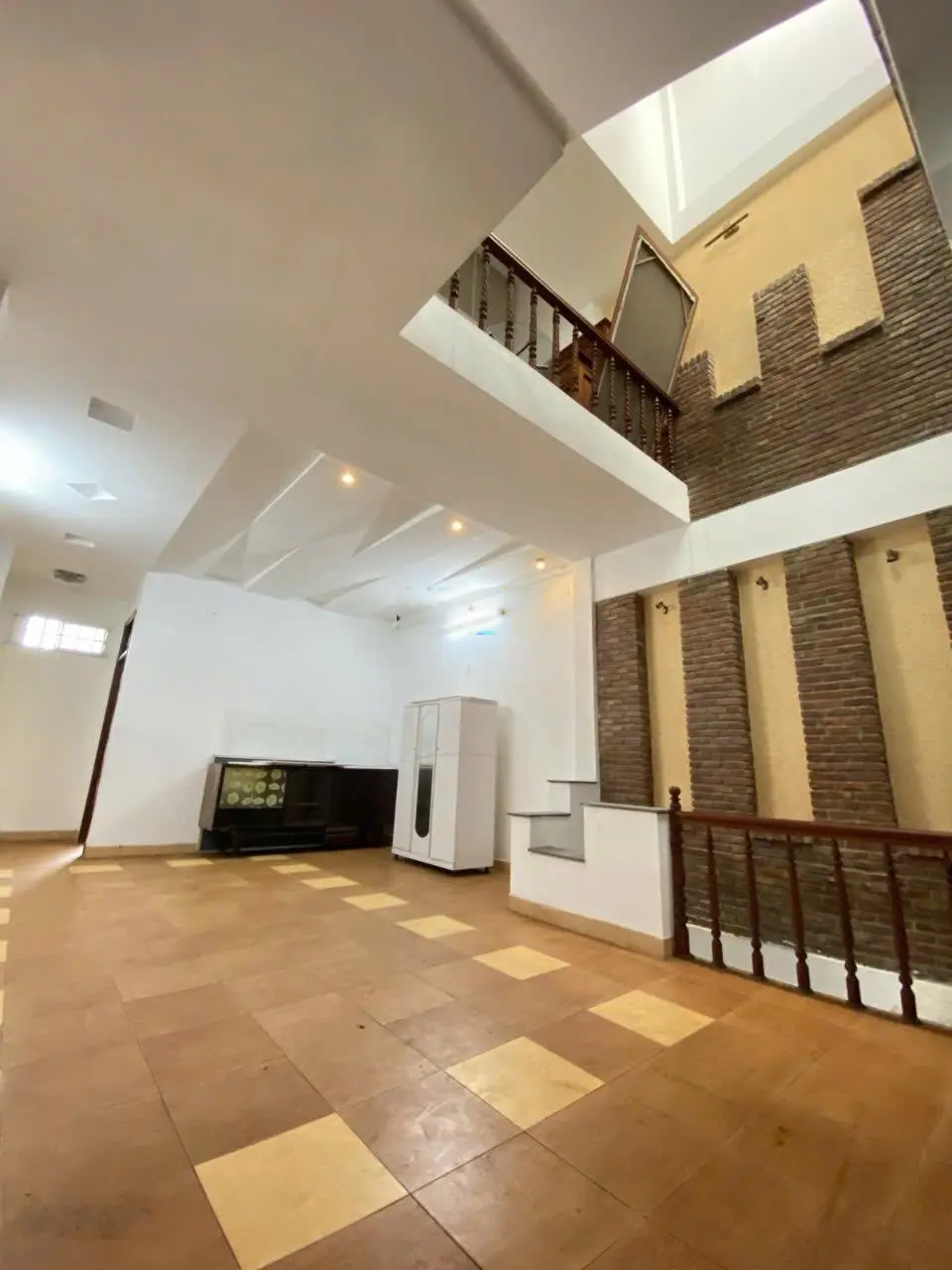 Phố biển Mỹ Khê - Vị trí đẹp, nhà 3 tầng mặt phố Trần Văn Dư - 100m2 - Vuông vức - Chỉ nhỉnh 10 tỷ