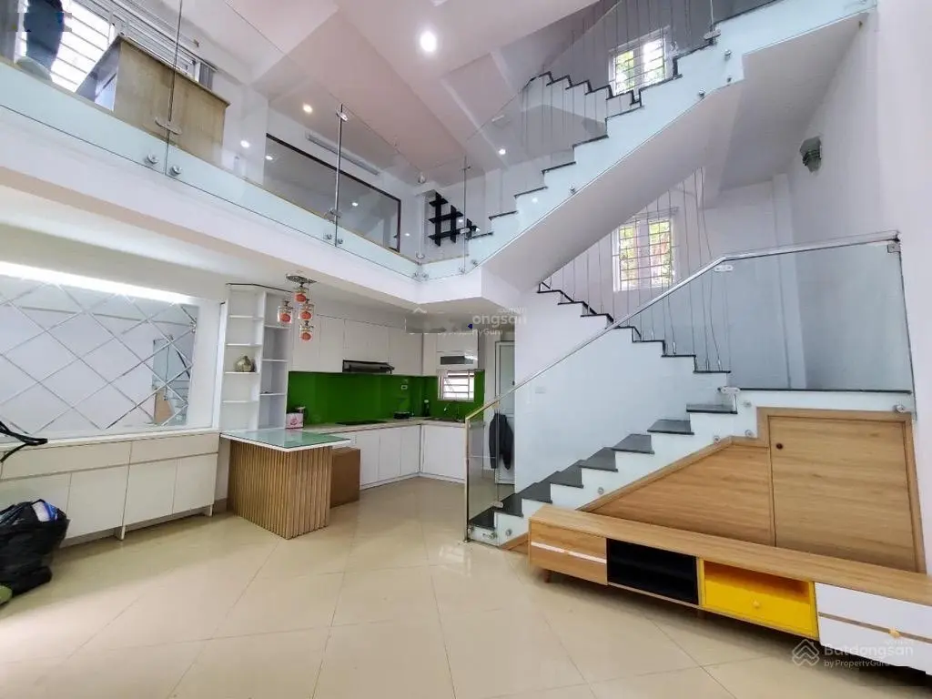 Nhà đẹp CẦU DIỄN , 60m2 , MT 10m , phân lô , lô góc , ôtô đổ cửa , 150m ra phố , chào 13,6 tỷ .