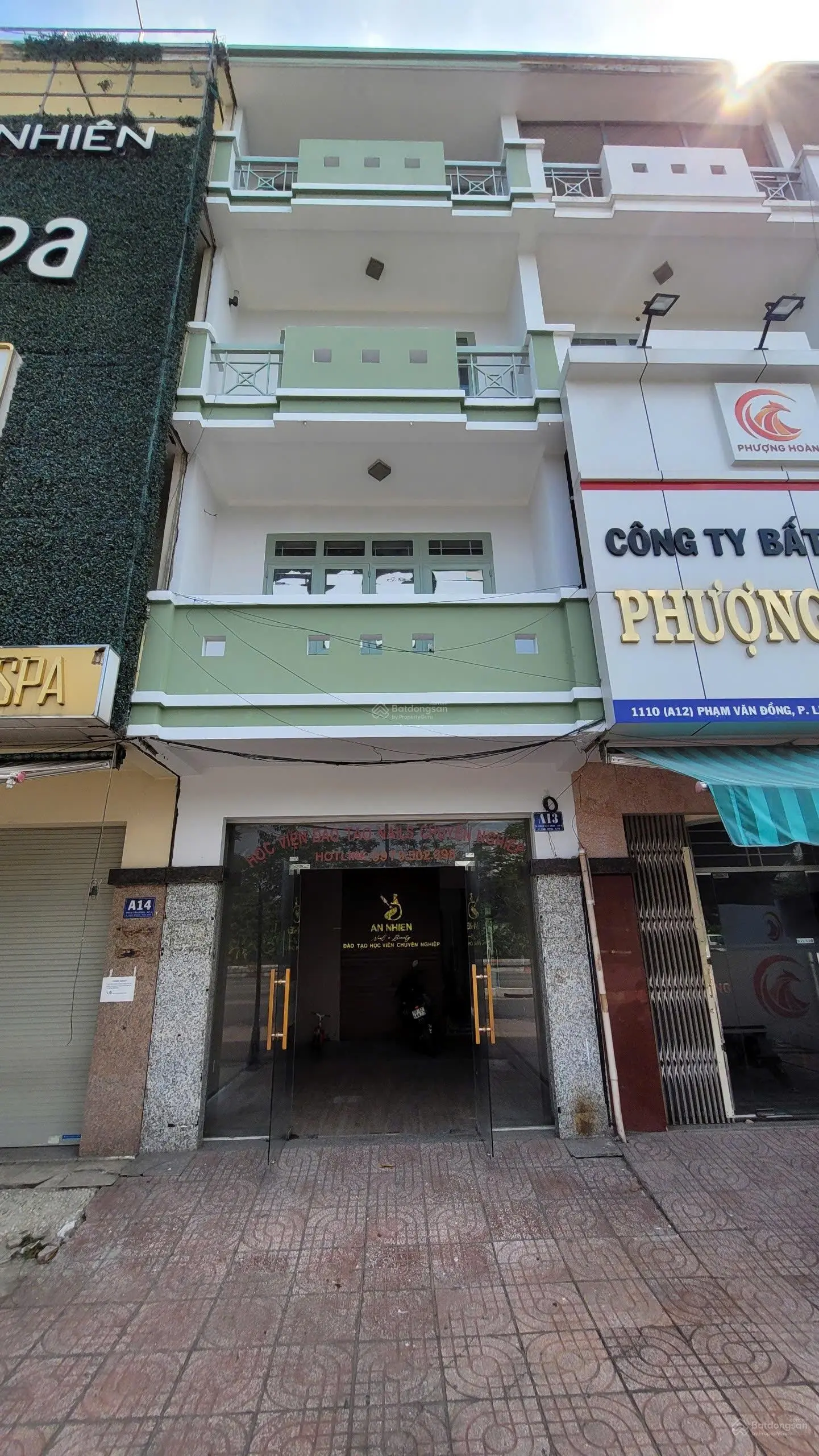 Bán nhà mặt phố tại Phạm Văn Đồng, 16 tỷ, diện tích xây dựng 54m2, diện tích sàn 197,2m2, 5PN, 3WC