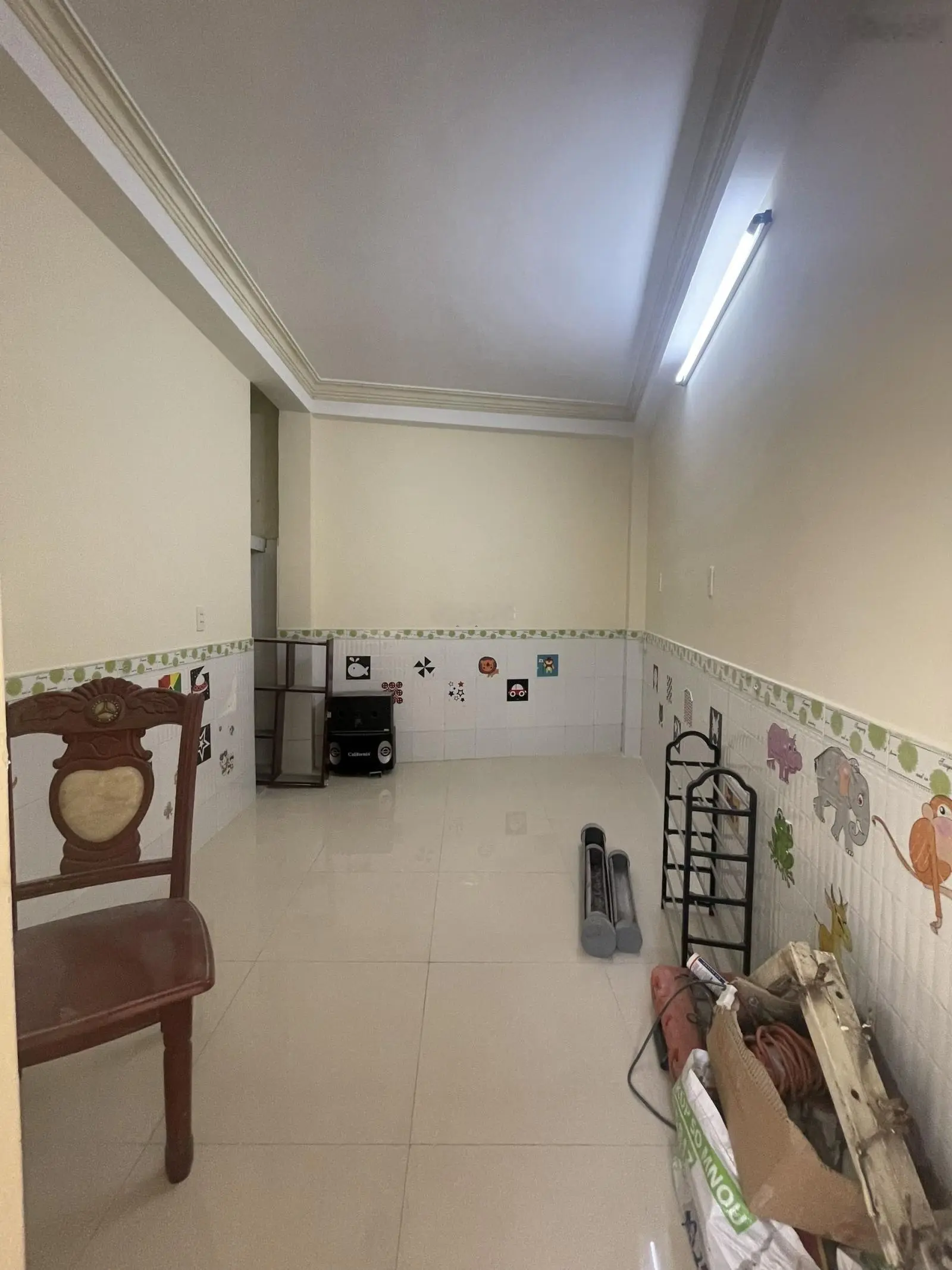 Chủ gửi bán nhà 1 trệt 1 lầu hẻm xe hơi 1/ đường Đình Phong Phú, P. TNP B, Q. 9