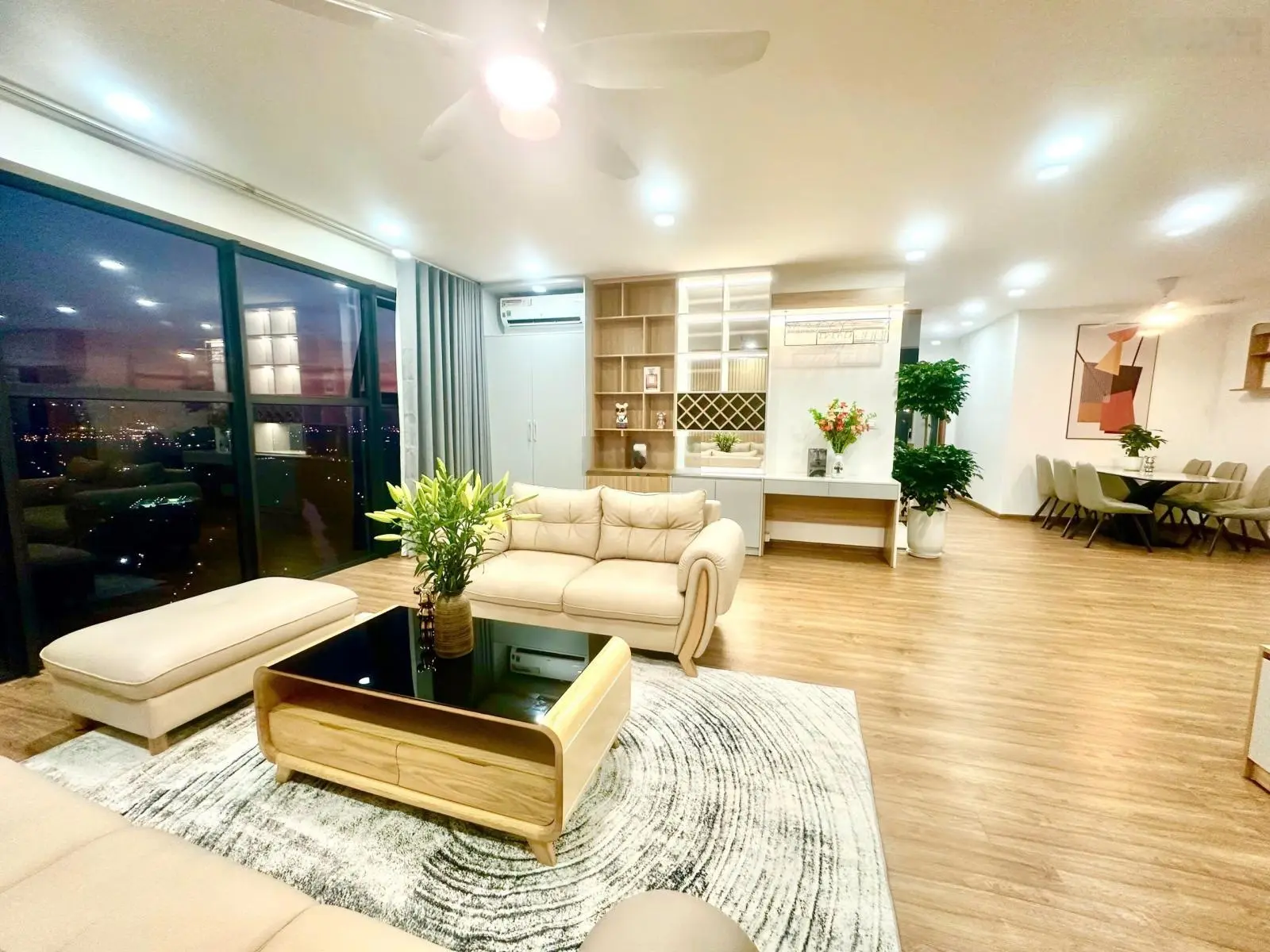 Bán căn hộ gấp tại iris garden mỹ đình , 135m2, 3pn, full nội thất, giá tốt nhất thij trường