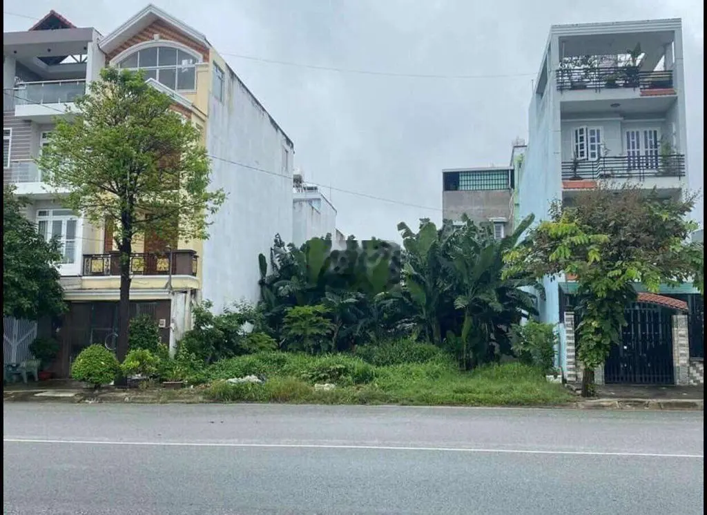 Đất Thổ Cư Ngay Chợ. Dt100m2. Sổ riêng