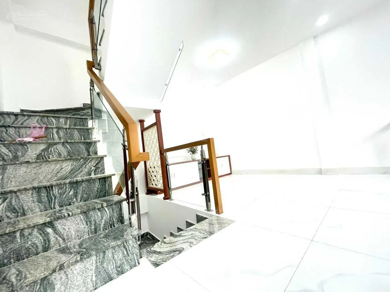 Bán gấp nhà đúc 3 tấm, sổ hồng công chứng, đã hoàn công đủ, giá nhỉnh 2 tỷ, Bình Tân, TP. HCM
