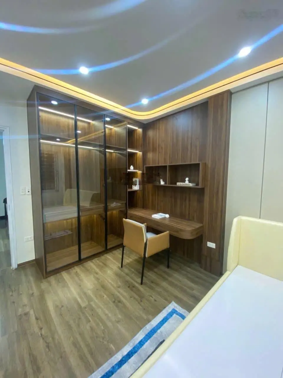 Bán nhà 6 tầng Đại Mỗ thang máy full nội thất sổ đỏ riêng giá 7,5 tỷ vị trí đẹp gần đường lớn