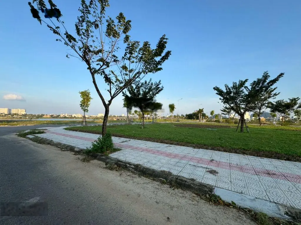 Bán nhanh cặp đất siêu phẩm mặt tiền đường Bờ Quan 16, Nam Hòa Xuân đối diện công viên siêu đẹp