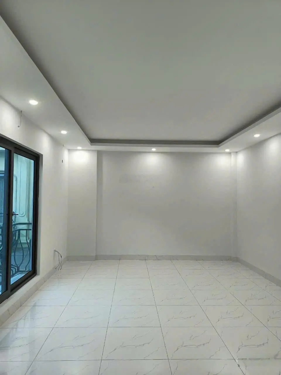 Anh trai cần tiền giảm chào bán gấp 5,28 tỷ căn nhà ngay công viên cự khối 16 chỗ đỗ cổng