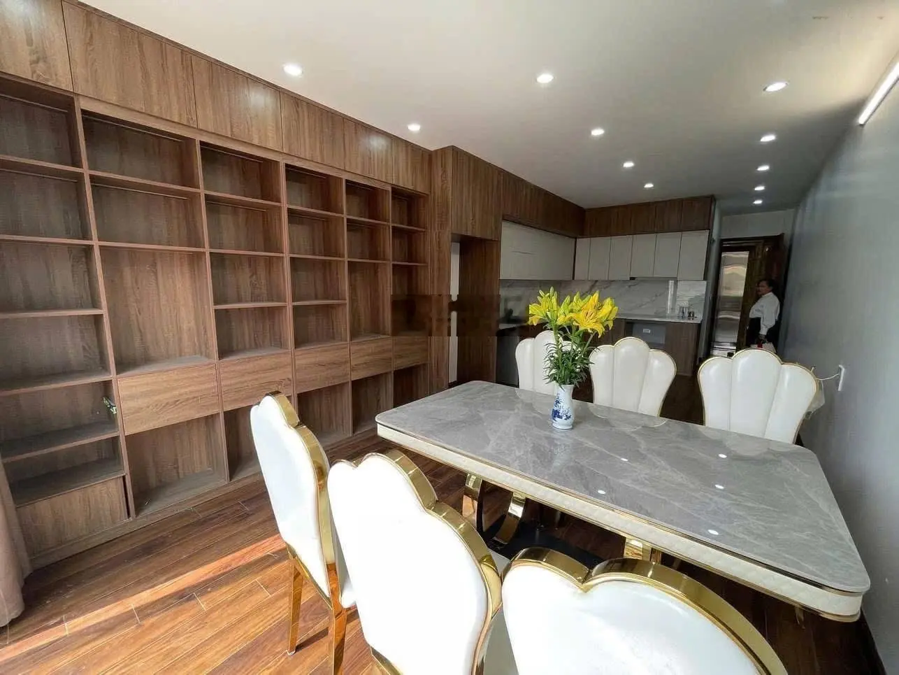 Hoa hậu - phùng chí kiên - hoàng quốc việt- nhà mới đẹp lung linh - phân lô ô tô ngủ trong nhà
