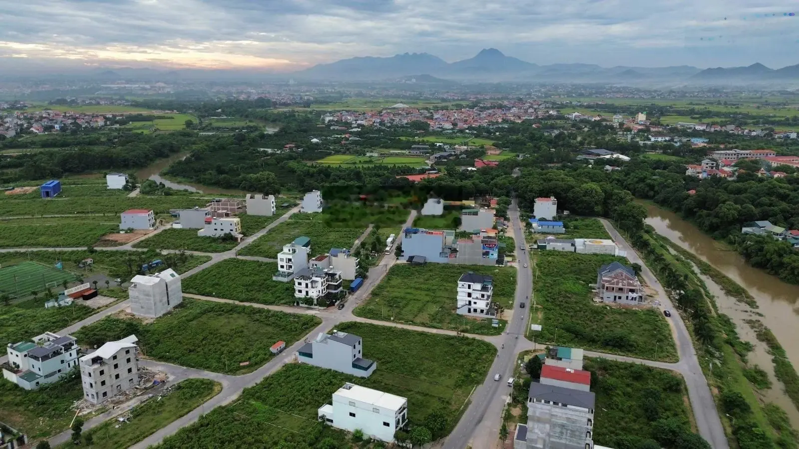 Cần bán lô đất mặt đường 35 KĐT Chi Đông, giá chỉ 3x tr/m2