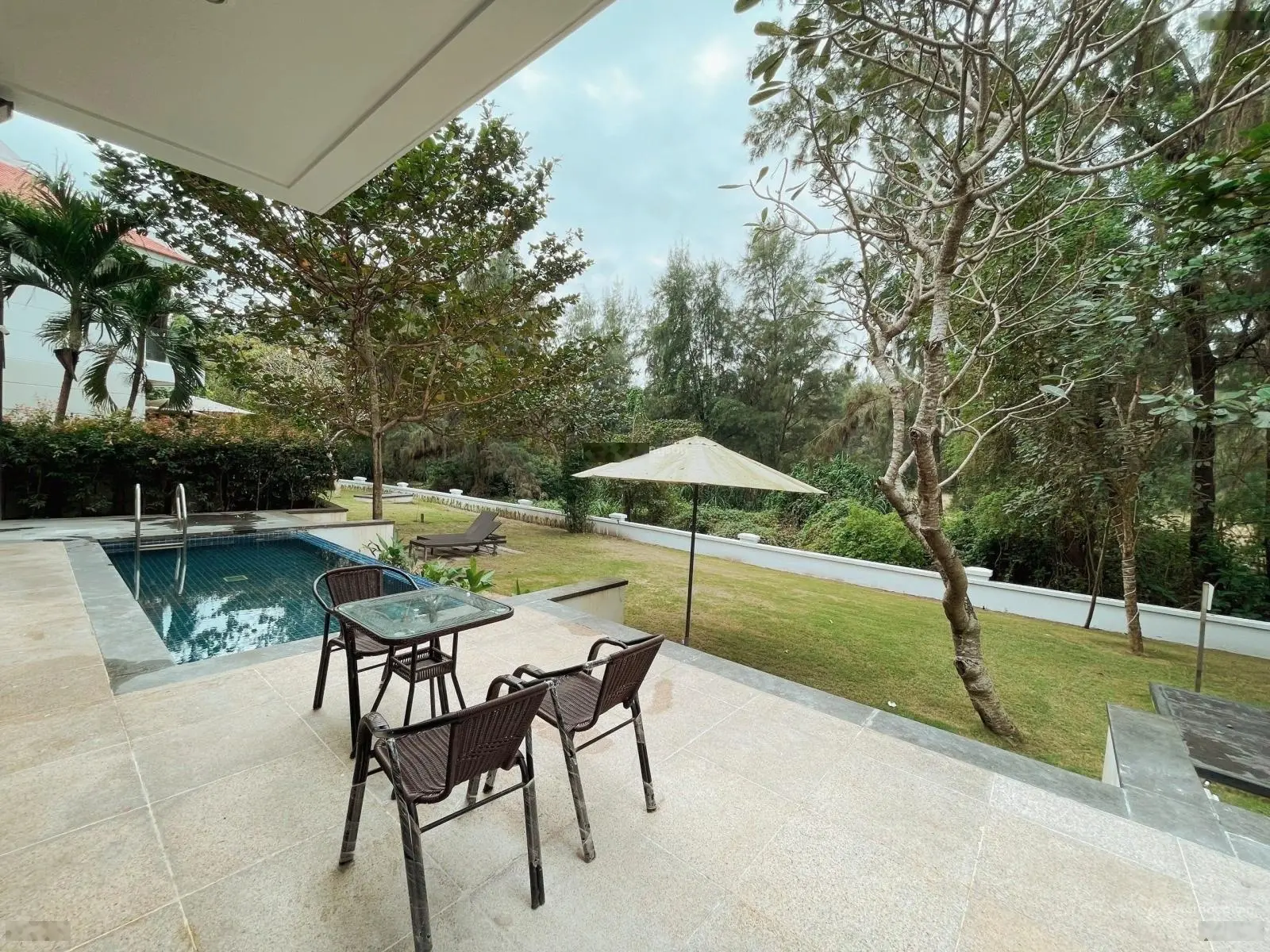 Ngộp bank chủ bán cắt lỗ hơn 5 tỷ biệt thự Ocean Villa 2PN, full nội thất view biển sẵn sổ lâu dài