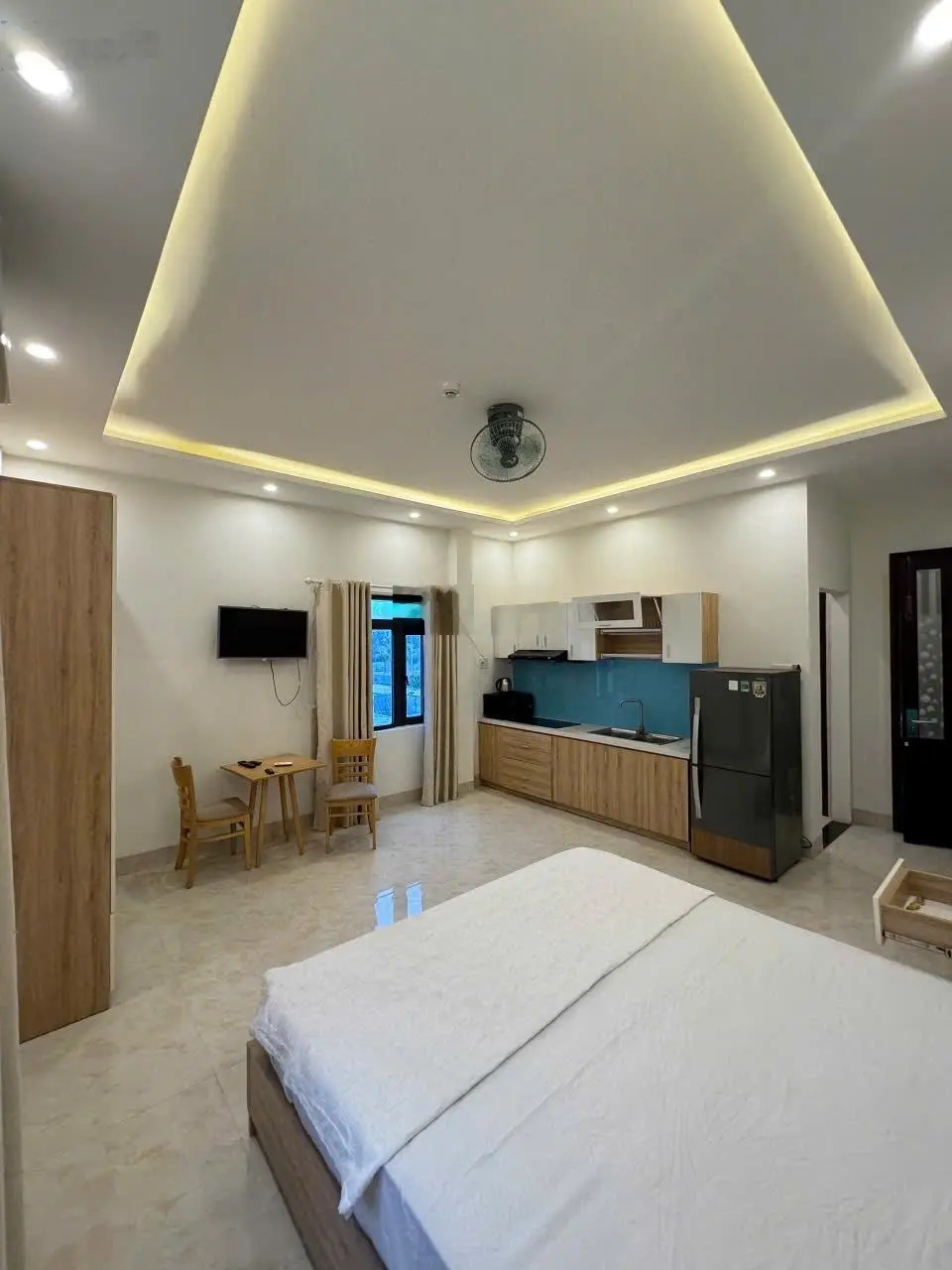 Bán toà căn hộ 5 tầng mặt biển trường sa ngũ hành sơn diện tích: 100m² (ngang 5m)