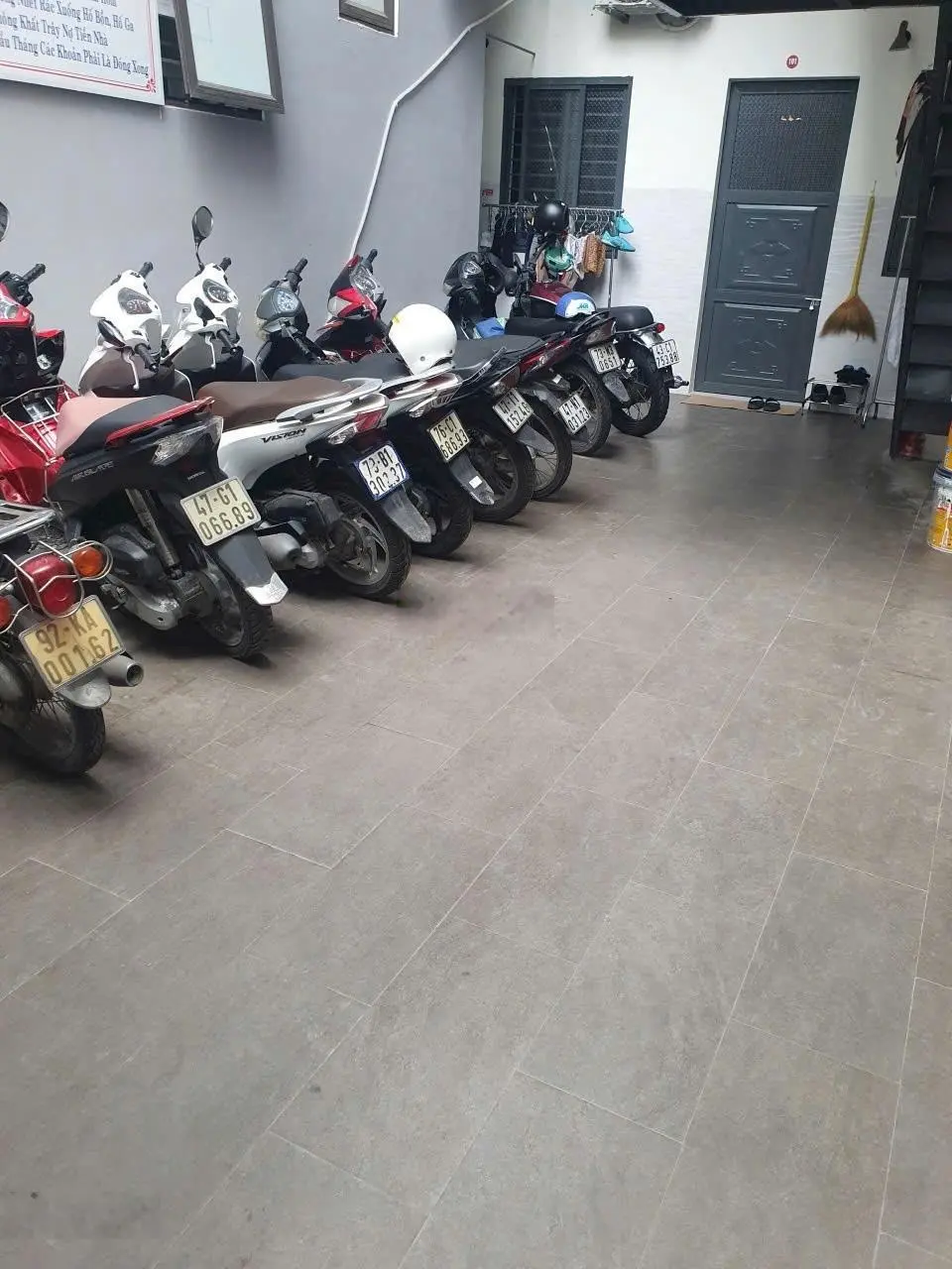 Bán nhà 3 tầng kiệt 5m gần Võ Văn Kiệt đang cho thuê 45 tr/th, giá rẻ
