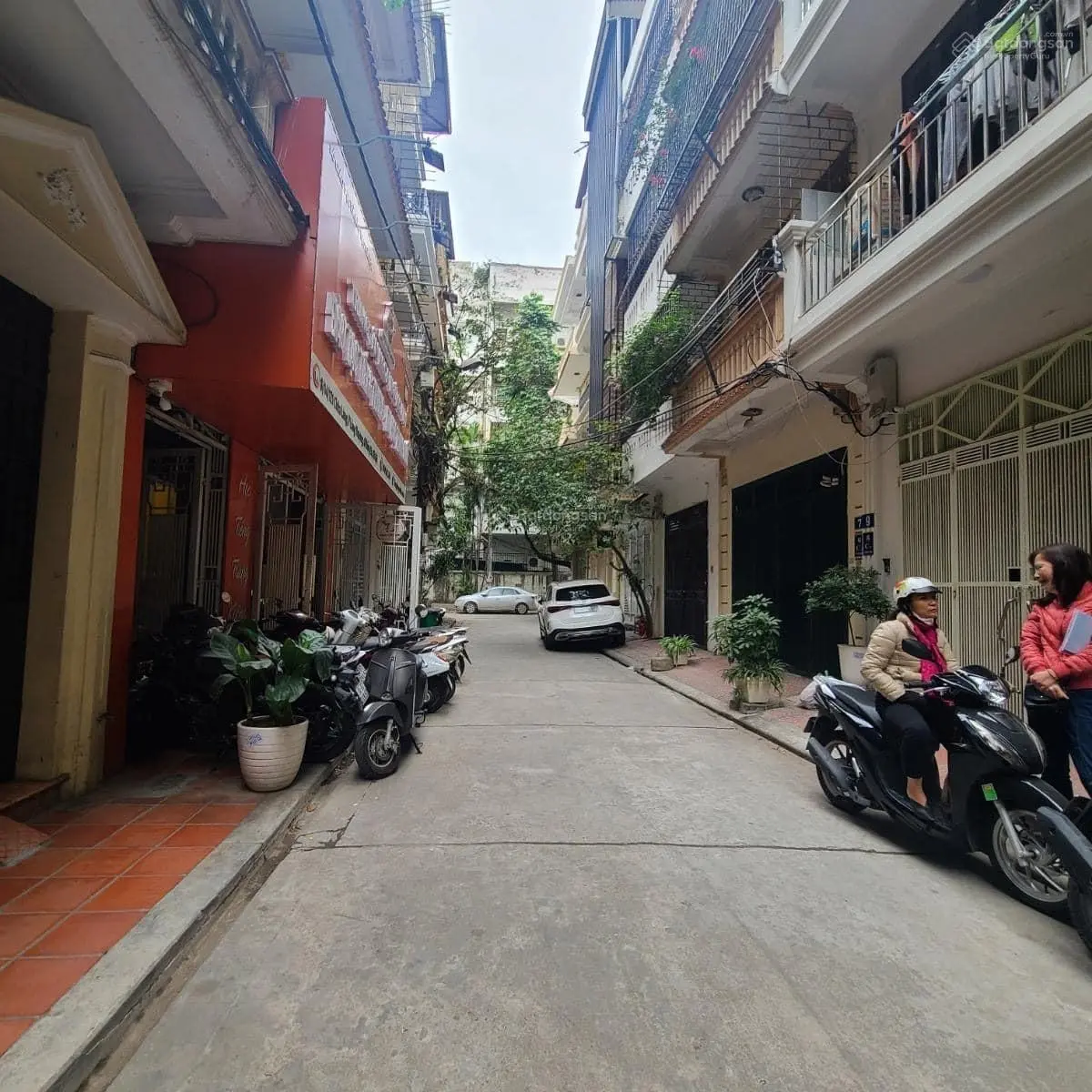 Bán nhà khu phân lô Chùa Láng, ĐH Ngoại Thương mặt ngõ 8m oto tránh DT 50M2 x 4 tầng giá 18.19 tỷ